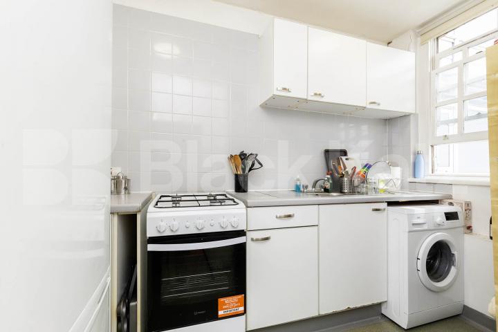 Spacious two bed with wood floors, double bedrooms & mins to regents park Scott Ellis Gardens, St Johns Wood